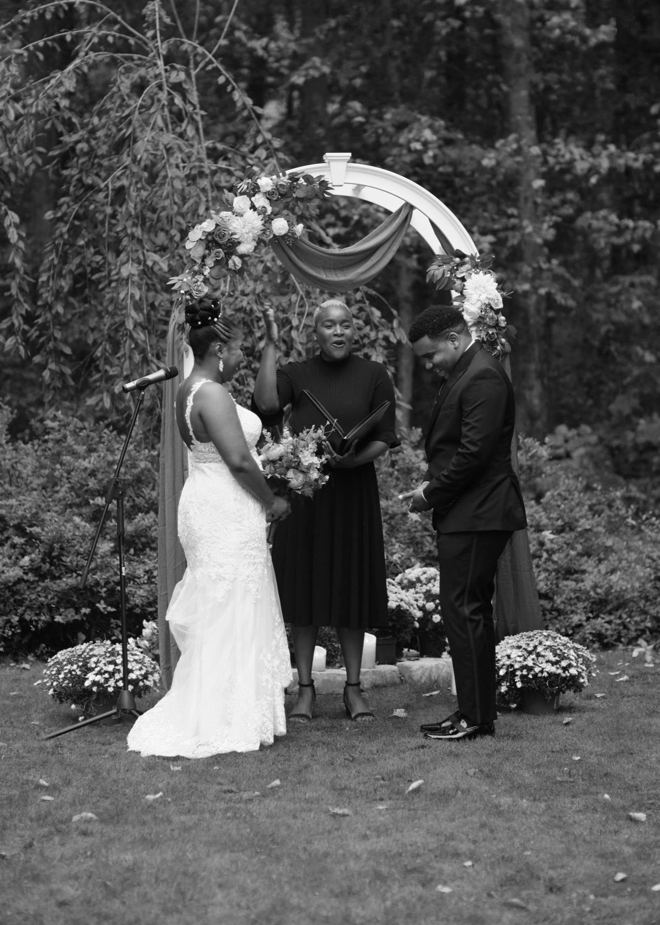 Hygdrea + Alex wedding ceremony at East Hampton, CT